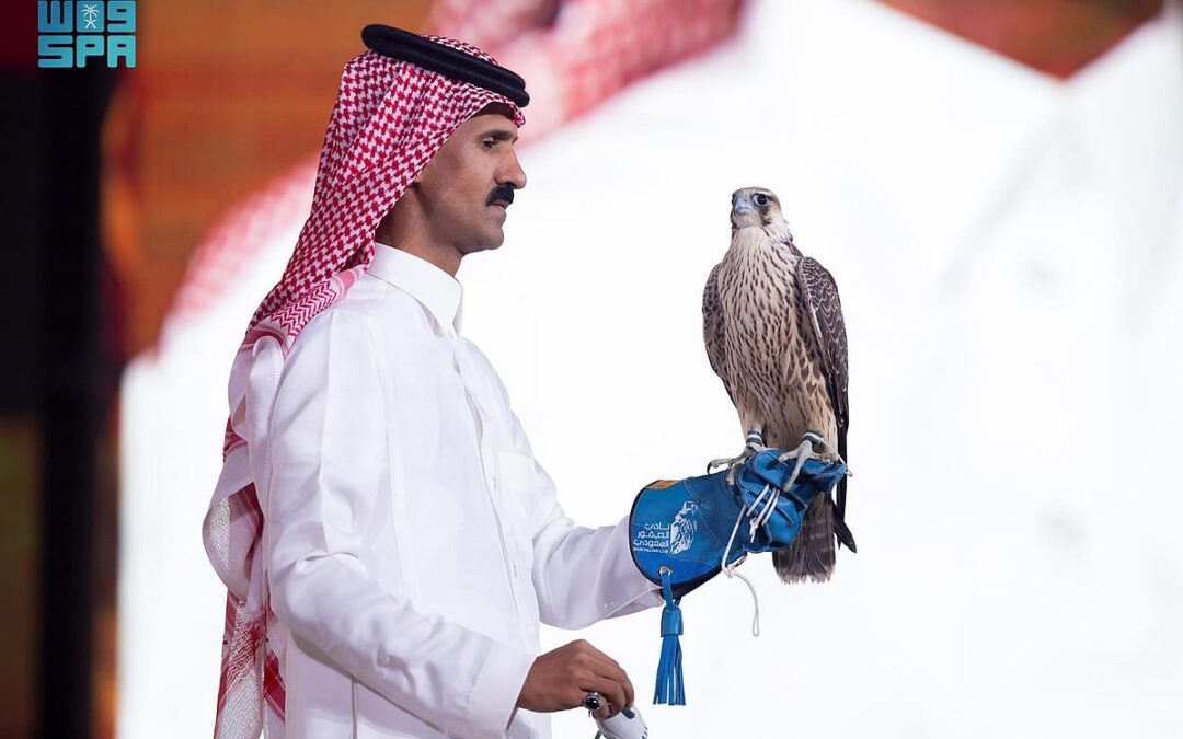 بيع 3 صقور بـ 399 ألف ريال في الليلة العاشرة لمزاد نادي الصقور 2025