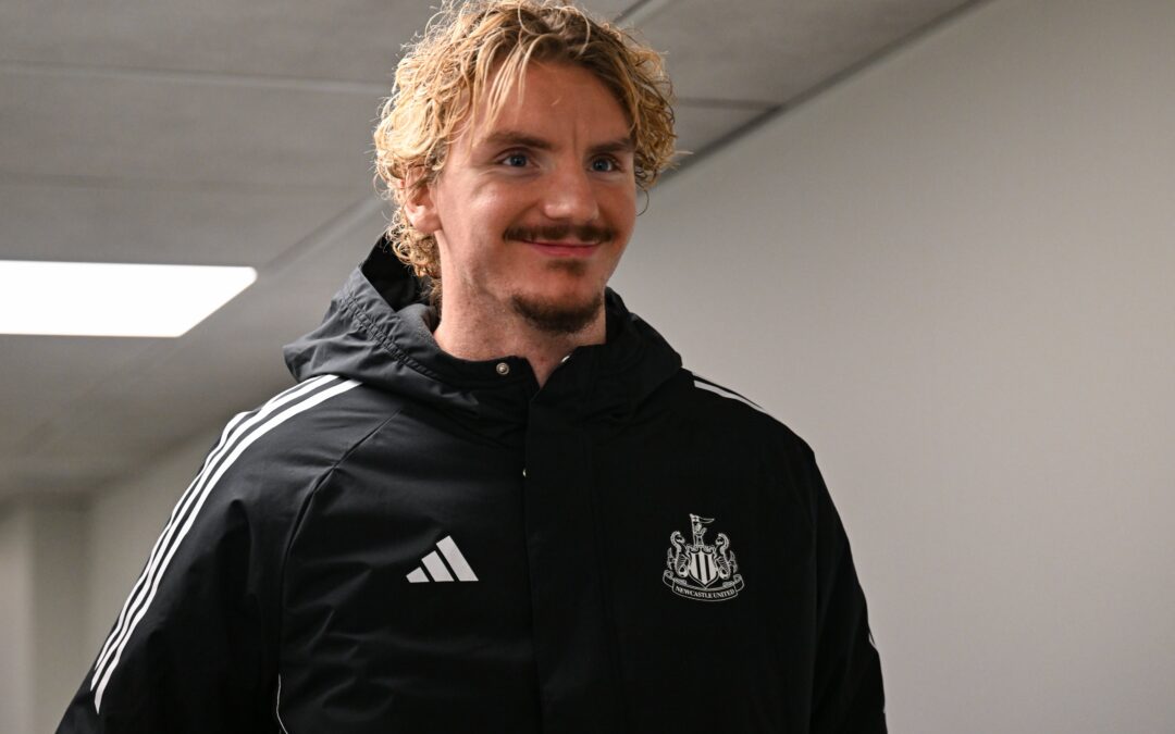 “مدرب نيوكاسل” يحذر فولتيماده من خطط المنافسين لإيقافه