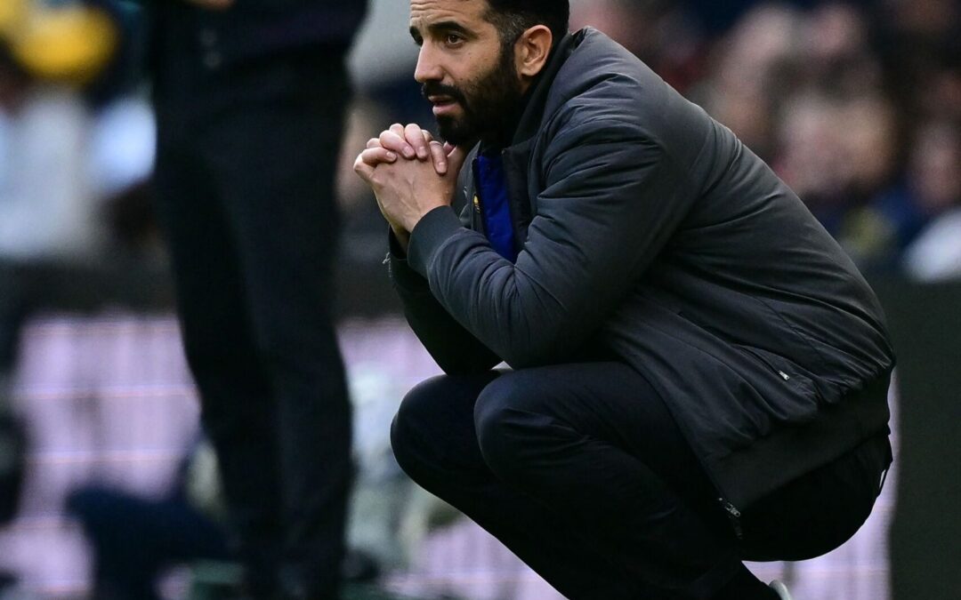 “أموريم” قلق من إصابة مهاجم مانشستر يونايتد سيسكو