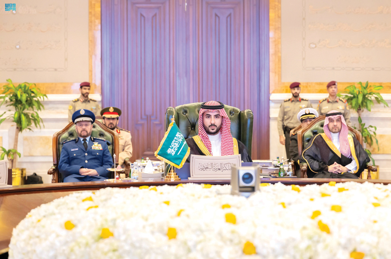 وزير الدفاع يرأس وفد المملكة في اجتماع مجلس الدفاع الخليجي