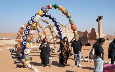“بدور القاسمي” تطلق النسخة الثانية من مهرجان تنوير في صحراء مليحة بأمسية فنية ملهمة وتجربة إنسانية استثنائية