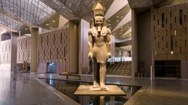 “السيسي” يدشّن المتحف المصري الكبير الليلة بمشاركة سعودية ضمن 79 وفدًا دوليًا