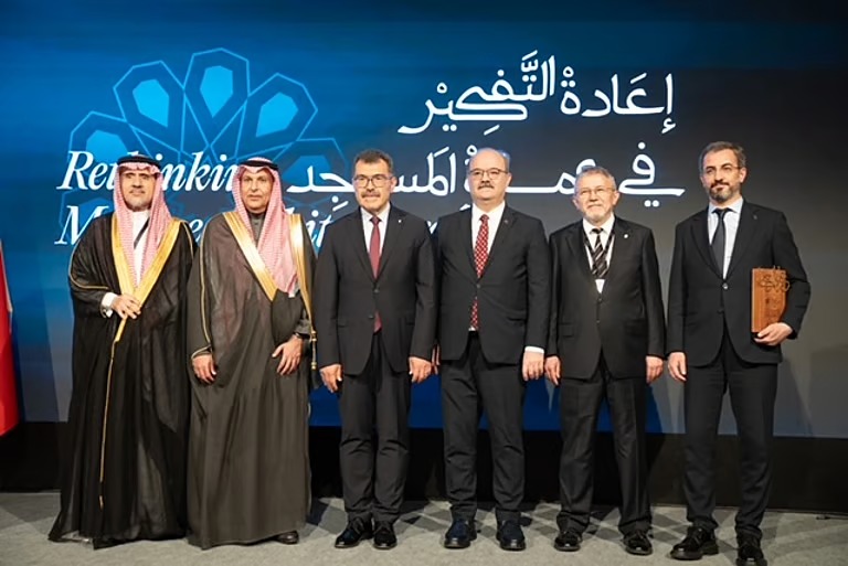 “مؤتمر عالمي في إسطنبول” يدعو لإعادة التفكير في دور المسجد