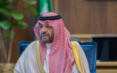 “أمير الشمالية” يستضيف رئيس نادي عرعر وأعضاء مجلس الإدارة