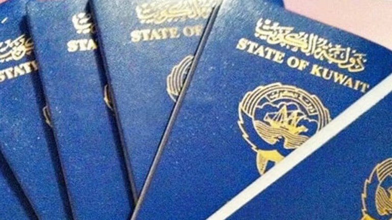 “الكويت” تسحب الجنسية من 8 أشخاص بينهم امرأة حصلت على جنسية أجنبية