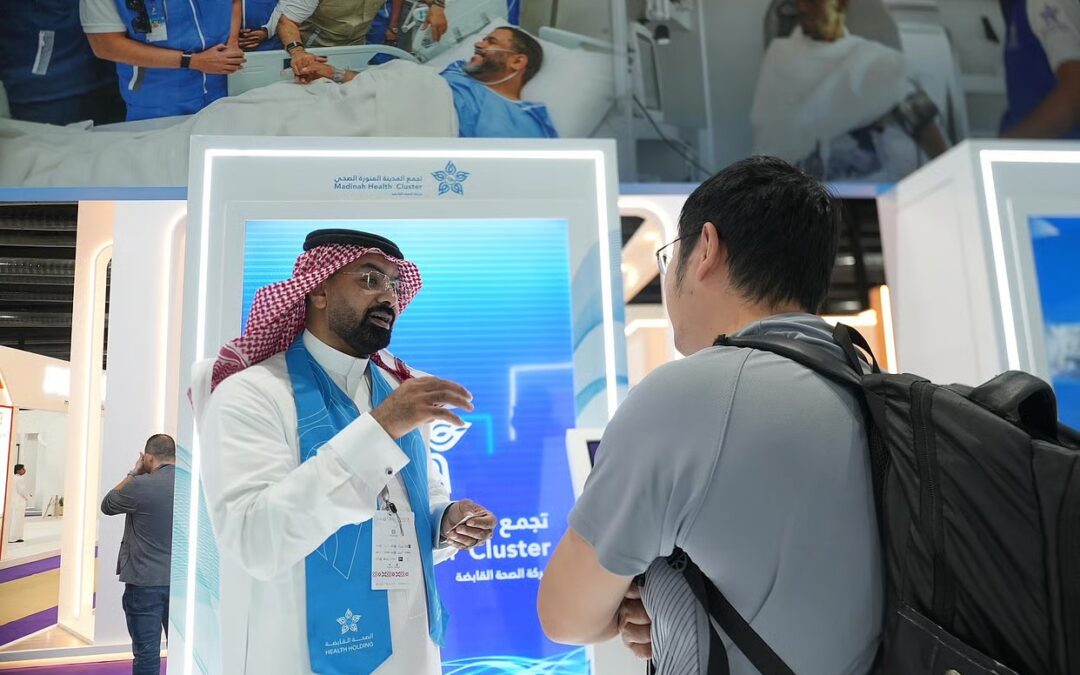 “تجمع المدينة الصحي” يستعرض “الكبسولتين الذكيتين” لخدمة الحجاج والمعتمرين في مؤتمر الحج