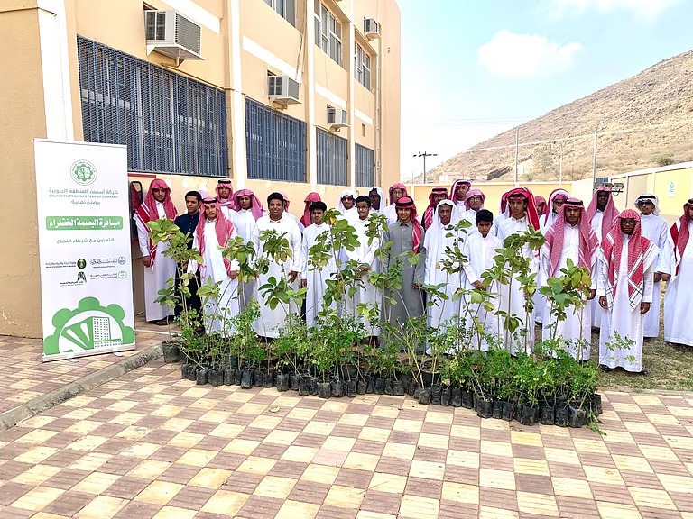 زراعة أكثر من 2000 شتلة في مبادرات بيئية بمكة دعماً لـ”السعودية الخضراء”