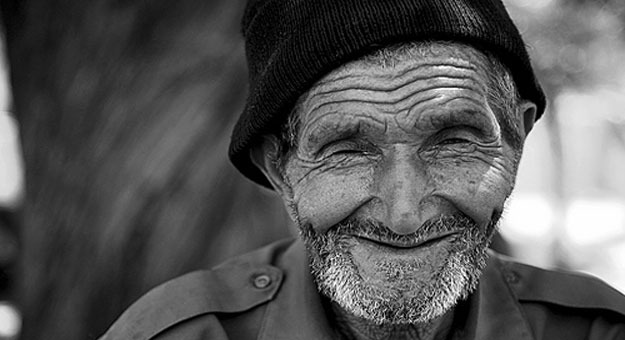 دراسة علمية تؤكد أن الشيخوخة تمنح الجسم حماية من الإصابات السرطانية