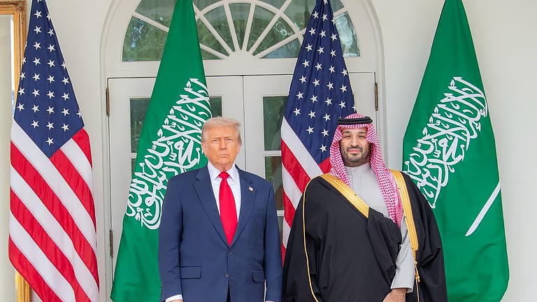 “ترامب” يصنّف السعودية “حليفاً رئيسياً من خارج الناتو” بحضور ولي العهد