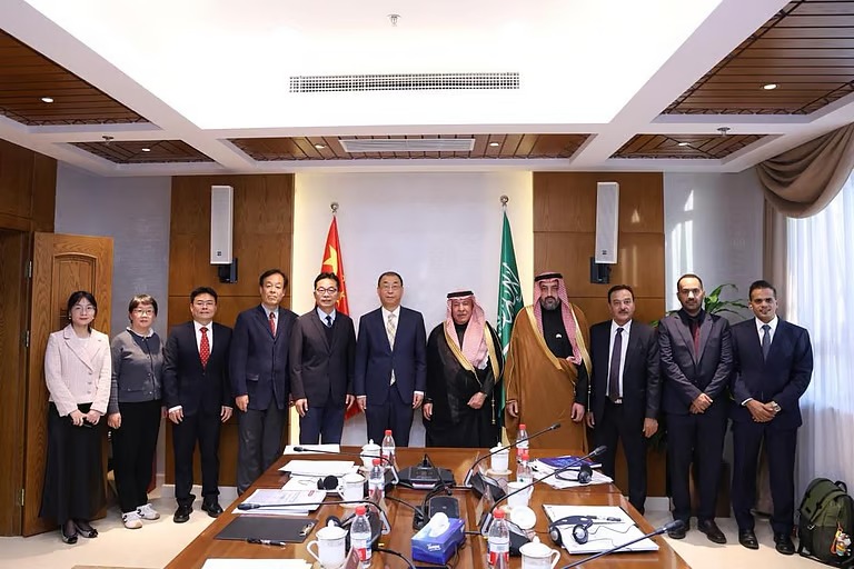 انعقاد الاجتماع العاشر لمجلس إدارة فرع مكتبة الملك عبدالعزيز العامة بجامعة بكين