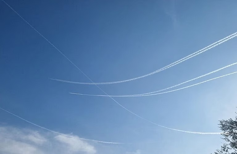 سرب من 8 مقاتلات إسرائيلية يخترق الأجواء السورية بعد اقتحام نتنياهو للمنطقة العازلة