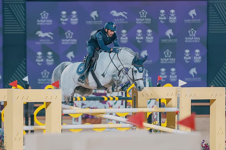 تحدٍّ وإثارة في ثاني أيام جولات الرياض لقفز الحواجز