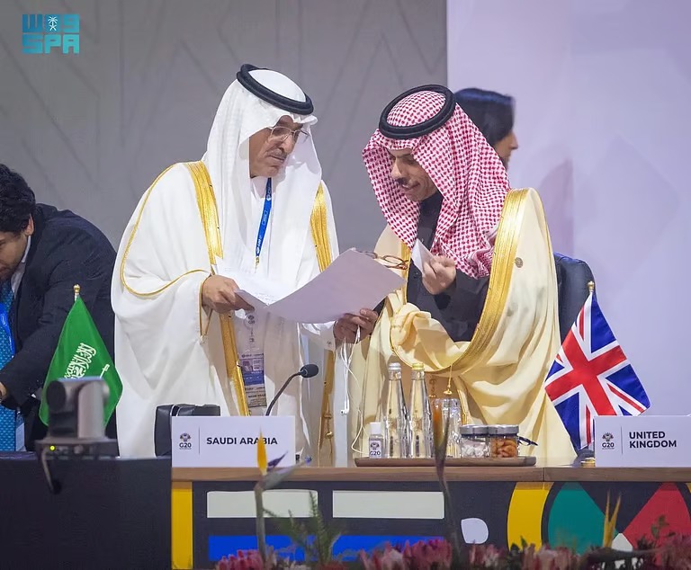 “وزير الخارجية” يشارك نيابةً عن ولي العهد في قمة العشرين بجنوب أفريقيا