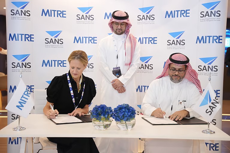 الملاحة الجوية السعودية توقّع مذكرة تفاهم مع “مايتر” وتعزّز حضورها الدولي