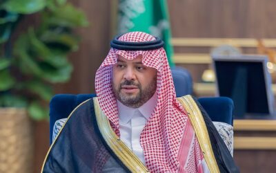 “أمير الحدود الشمالية” يُدشّن مشاريع بلدية بـ57 مليون ريال ويُسلّم وحدات سكنية ويُطلق حزمًا صحية بطريف