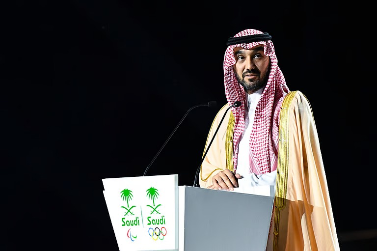 “وزير الرياضة” يشكر القيادة بعد إقرار مشروع نظام الرياضة