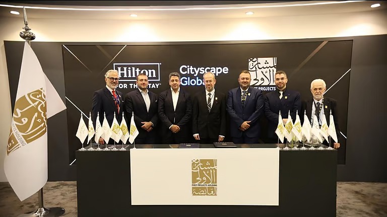 “شركة المشاريع الأولى” توقع اتفاقية مع هيلتون لافتتاح فندق دبل تري من هيلتون في الرياض
