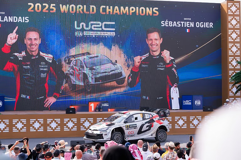 الفرنسي “سيباستيان أوجيه” يخطف لقب بطولة العالم للراليات في جدة