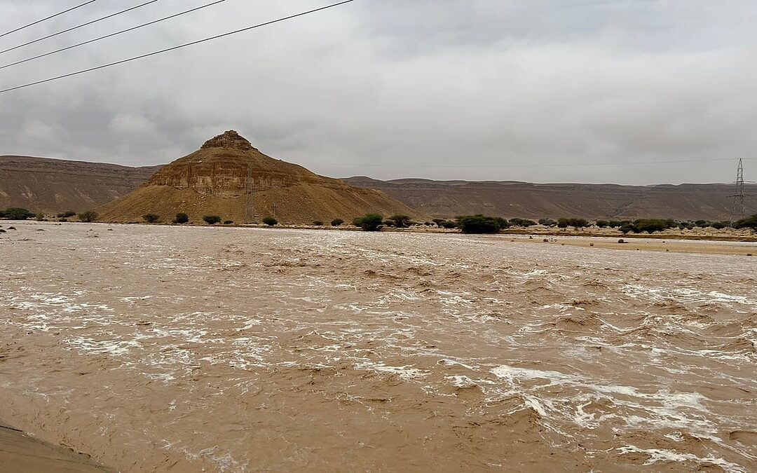 حرس الحدود: لا تُجازف بعبور الأودية أثناء هطول الأمطار