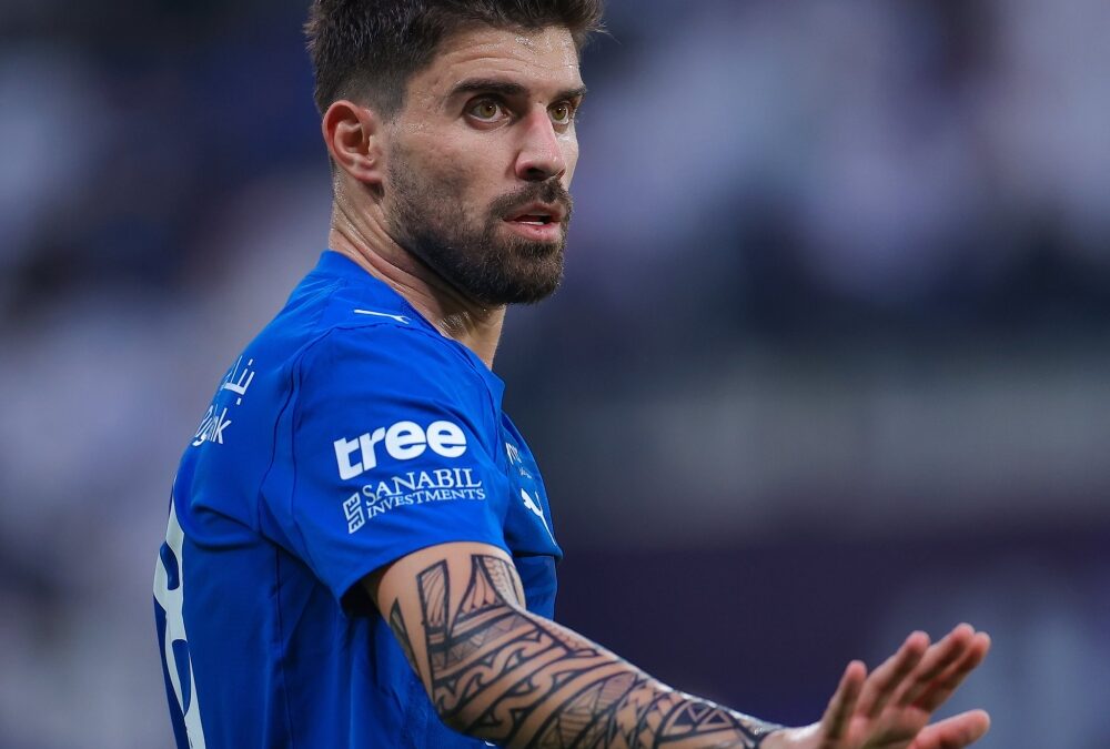 “نيڤيز”.. لم يرفض تجديد عقده