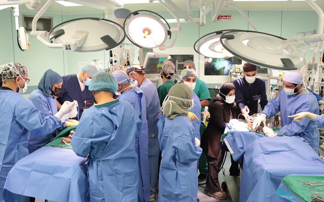 فصل التوأم السيامي الجامايكي “أزاريا وأزورا” بنجاح في مدينة الملك عبدالله التخصصي للأطفال