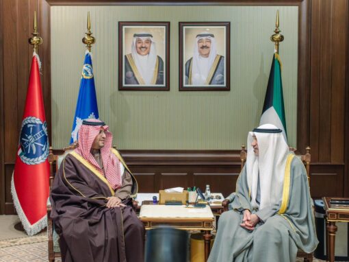 رئيس مجلس الوزراء بالكويت بالإنابة يستقبل الأمير تركي بن محمد بن فهد