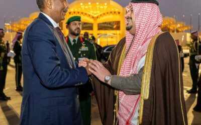 البرهان يغادر الرياض وفي مقدمة مودعيه نائب أمير منطقة الرياض