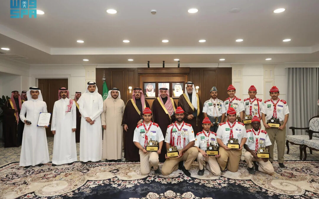 أمير نجران يُكرِّم تعليم المنطقة لحصوله على منجزات محلية ودولية