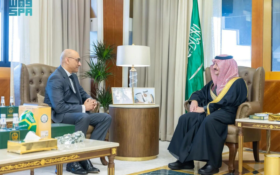 أمير الشرقية يستضيف سفير جمهورية باكستان الإسلامية لدى المملكة