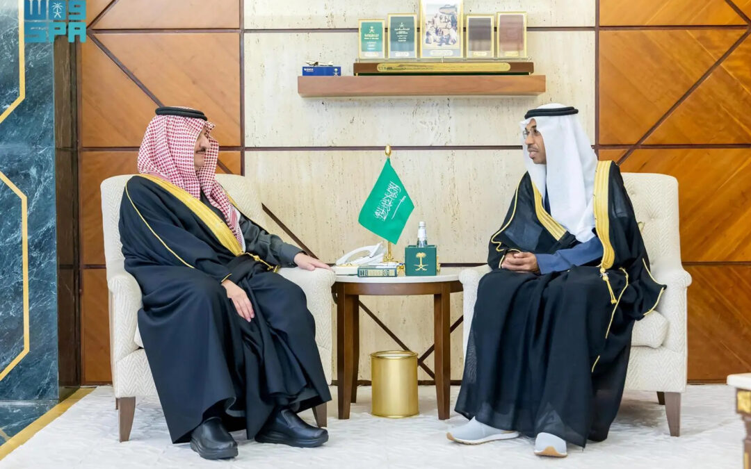 أمير الشرقية يستقبل مدير التعليم بالأحساء