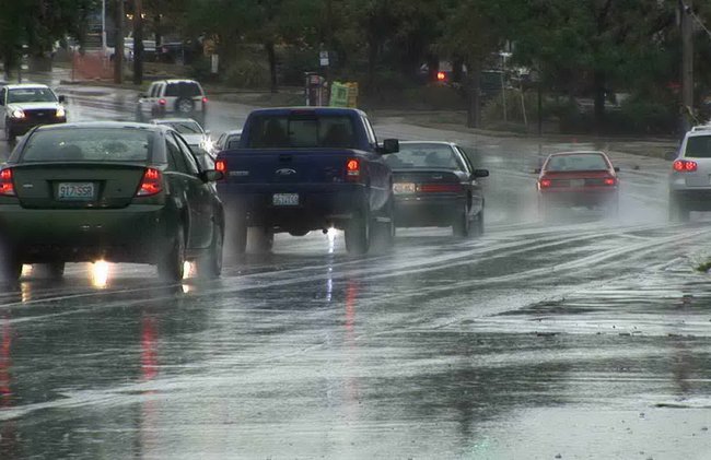 المرور السعودي: سلامة الإطارات تعزز السلامة في الأجواء الماطرة