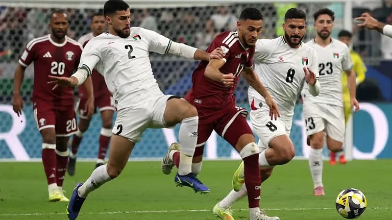 فلسطين تخطف فوزًا من قطر في كأس العرب