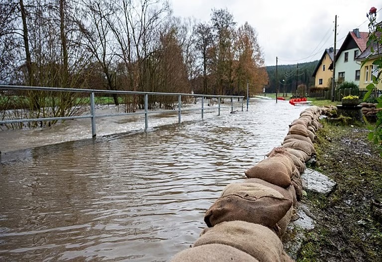 ارتفاع حصيلة ضحايا فيضانات سريلانكا إلى 410 قتلى