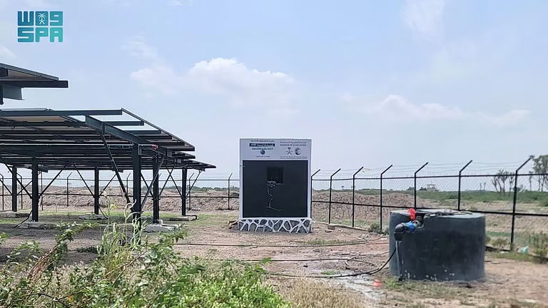 “إغاثي الملك” يضخ 1.4 مليون لتر مياه في الحديدة خلال أسبوع