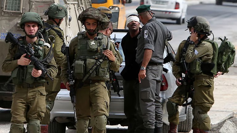 “الاحتلال” يصعّد عمليات الهدم بالضفة والقدس ويُطرد عائلات ويخرب الأراضي