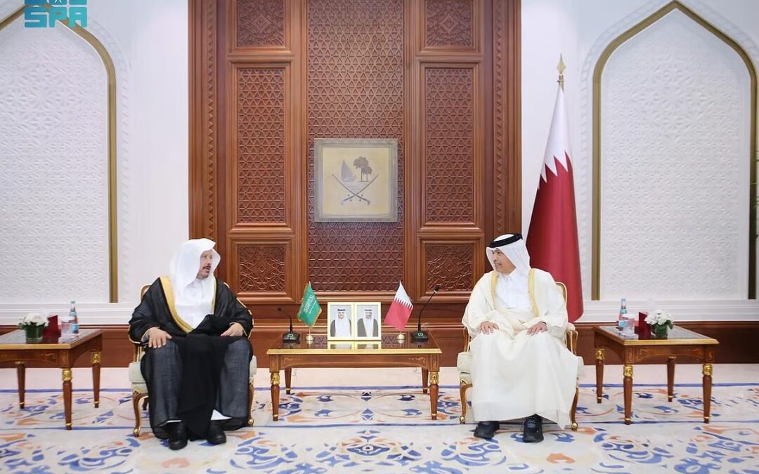 رئيسا مجلسي الشورى السعودي والقطري يعقدان مباحثات رسمية ويوقعان مذكرة تفاهم في الدوحة