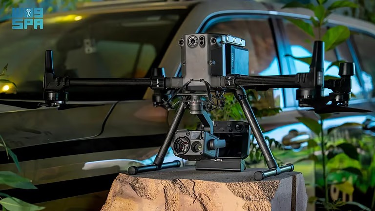 “الأمن البيئي” يستعرض طائرة ذكية دون طيار في مهرجان الملك عبدالعزيز للإبل