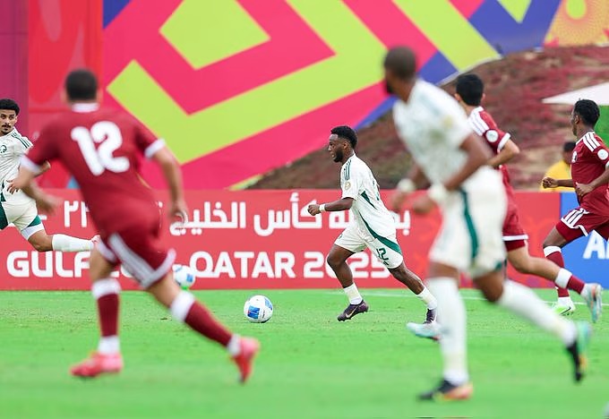 كأس الخليج.. تعادل الأخضر وقطر يُنهي صدارة المجموعة بالتساوي