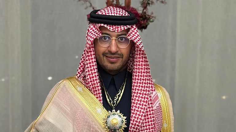 ماجد آل حسنة يحصد جائزتين ونوط الاستحقاق من الدرجة الأولى من جائزة مُلهِم الدولية 2025