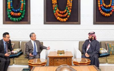 ولي العهد يستقبل وزير خارجية الصين