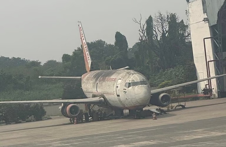 العثور على طائرة هندية مفقودة منذ 13 عامًا في كلكتا