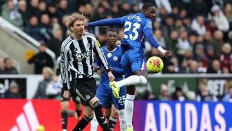 “نيوكاسل” يفرّط في نقطتين بتعادله مع تشيلسي