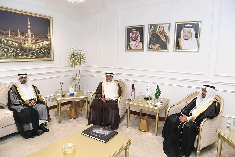 “مندوب المملكة بمنظمة التعاون” يستقبل المندوب الكويتي لدى المنظمة بمقر المندوبية بجدة