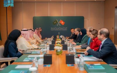 “وزير الصناعة” يبحث تعزيز التكامل الاقتصادي والصناعي مع تونس