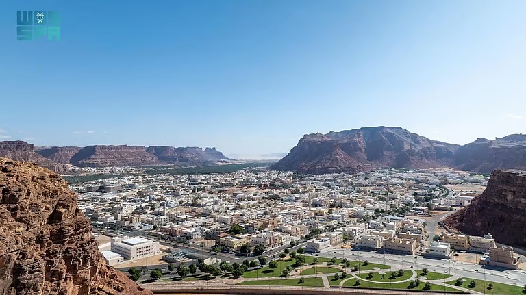 رفع الإيقاف عن بيع وشراء الأراضي وسط وجنوب العُلا لتمكين التنمية والاستثمار