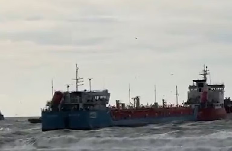 تصادم ناقلتي نفط قبالة إسطنبول