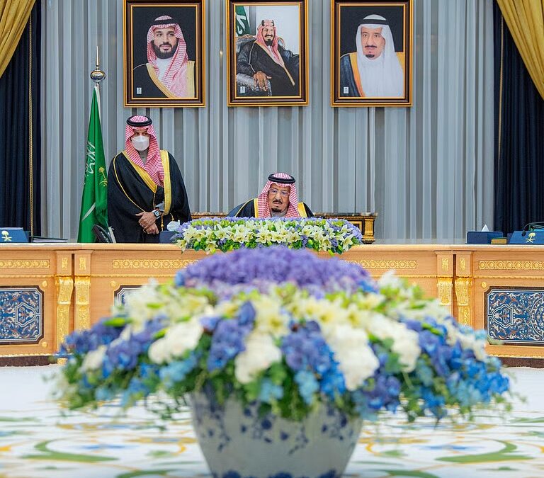 “مجلس الوزراء برئاسة الملك” يؤكد دعم اليمن ويقرّ حزمة اتفاقيات دولية وتنموية جديدة