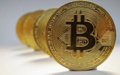تتراجع 5%.. بتكوين تفقد 18 ألف دولار في نوفمبر