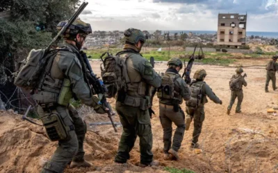 الاحتلال يهدم ثلاثة منازل في بيت حنينا ويشرّد سكانها