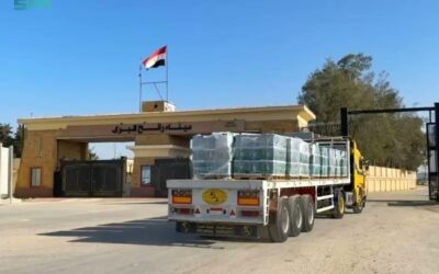 قافلة مساعدات سعودية إغاثية تعبر منفذ رفح